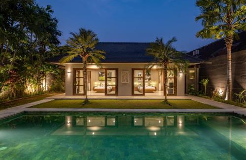 Petitenget Villa | Villa 500m2 with 14m Pool, BBQ, Pinball - Seminyak