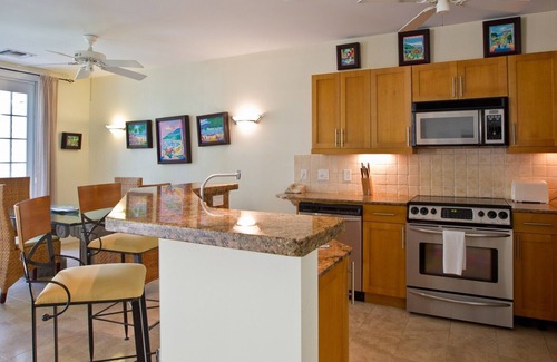 Grace Bay Condo | Villa 502: First Floor Deluxe 2 Bed, Pool/Garden View-sleeps 4-5