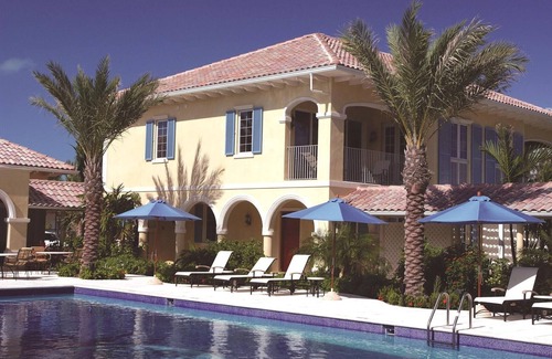 Grace Bay Condo | Villa 502: First Floor Deluxe 2 Bed, Pool/Garden View-sleeps 4-5