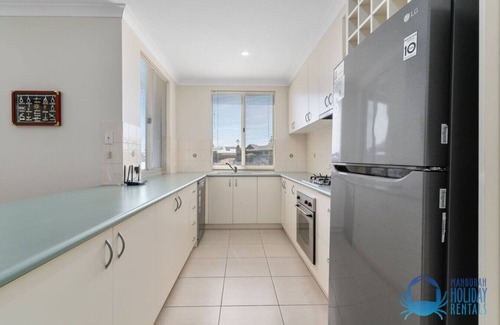 Halls Head Apartment | Villa 55 by the Waters Edge