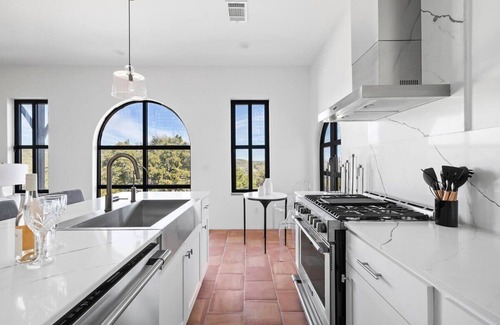 Spicewood House | Villa 6: 3-Bedroom|Pool|Hot tub|Firepit|Cornhole