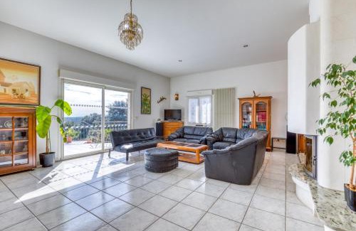 Saint-Gely-du-Fesc Apartment | Villa 6-8p avec jardin et piscine