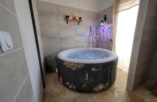 Le Barcares House | Villa 6 couchages spa privatif, accès direct mer, piscine
