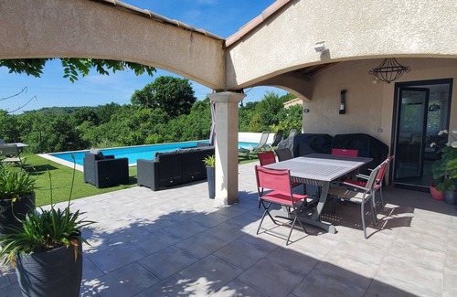 Les Assions House | Villa 6 p., swimming pool, south facing. Large living room with fitted kitchen, 3 bedrooms.
