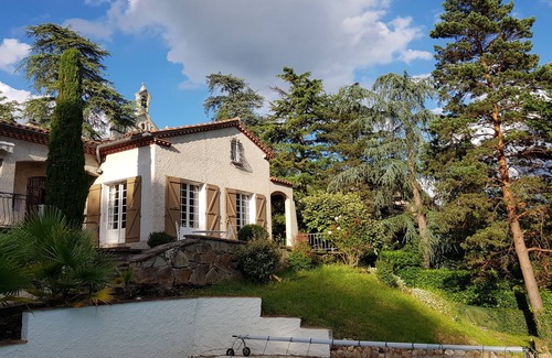Castres House | VILLA 6 to 12 PEOPLE WITH HEATED POOL