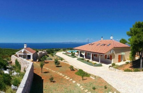 Milna Villa | Villa ∙ 7 bedrooms ∙ 16 guests