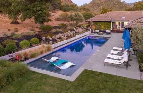 Calistoga Villa | Villa ∙ 8 bedrooms ∙ 18 guests