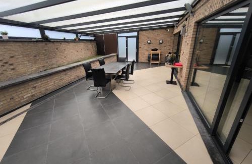 Montignies-sur-Sambre Villa | Villa 8 chambres pour 20 personnes