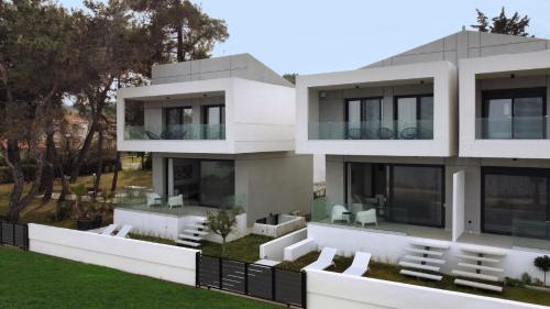 Polichrono Villa | Villa Adele