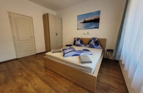 Siofok Aranypart Bed & Breakfast | VilLa AdeLe
