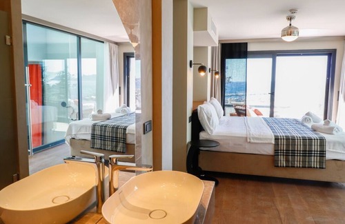 Turgutreis City Center Villa | Villa Ajnur - Six Bedroom Villa, Sleeps 12