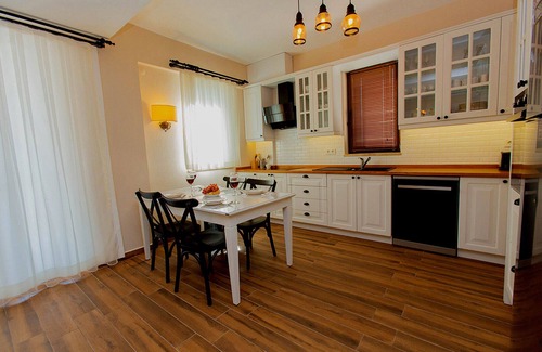 Dalyan Villa | Villa Akasya 3 bedrooms 2 bathrooms (twin bedroom downstairs)