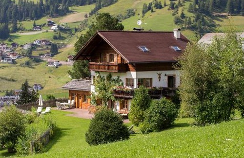 Selva di Val Gardena Apartment | Villa al Bosco