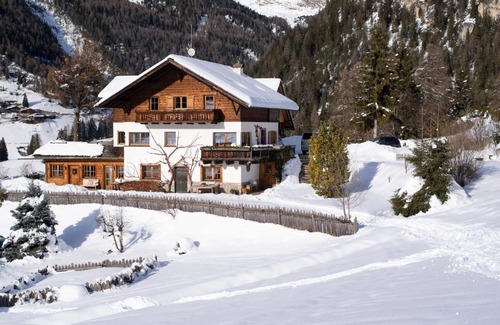 Selva di Val Gardena Apartment | Villa al Bosco