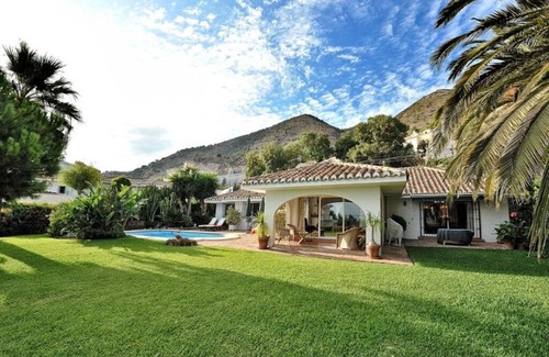 La Capellania Villa | Villa Al Jazmine stunning single storey villa with private heated pool