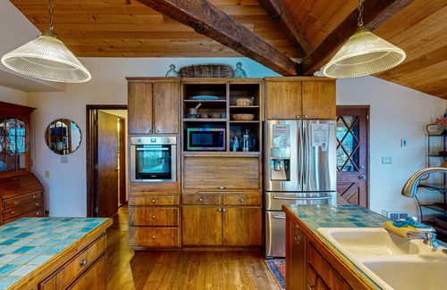 Yachats House | Villa al Mar | Secluded Stunner, Quiet Beach Access | Jaw-Dropping Ocean View
