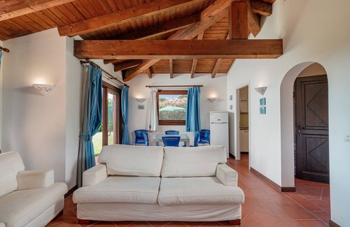 Punta De Su Turrione Villa | Villa 'Alba Piscina Vista Mare' with Sea View, Wi-Fi and Air Conditioning