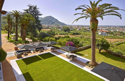 Montignoso Apartment | VILLA ALBERICO - SUITE P 6pax Sea view, A/C, Free WiFi, close to beach clubs