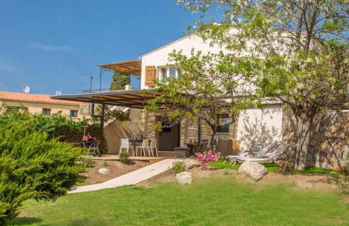 Calvi Villa | Villa "Albizzia" avec terrasse et jardin 6 à 8 personnes