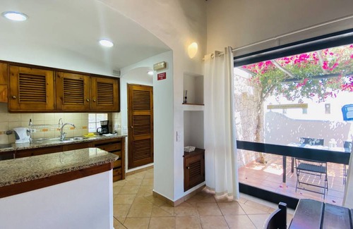 Areias de Sao Joao House | Villa, Albufeira, 2 bedrooms, 200 m from the Strip, 500m from the beach, pool and garden