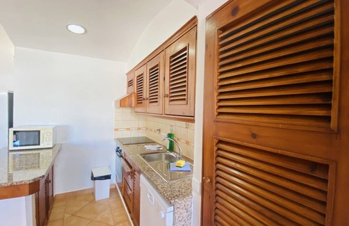 Areias de Sao Joao House | Villa, Albufeira, 2 bedrooms, 200 m from the Strip, 500m from the beach, pool and garden