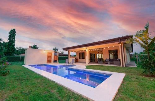 Esterillos Oeste Villa | Villa Alegra De Vivir By Vacation Pura Vida