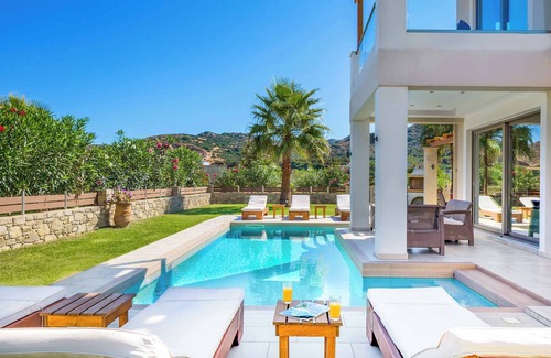 Nopigia Villa | Villa Alexandros - Stunning & Stylish Villa Just 200m from Beach & Restaurant
