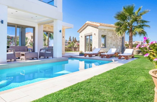 Nopigia Villa | Villa Alexandros - Stunning & Stylish Villa Just 200m from Beach & Restaurant