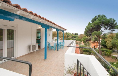 Koukounaries Apartment | Villa ALEXIS