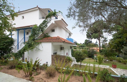Koukounaries Apartment | Villa ALEXIS