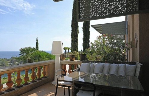 Le Dramont Apartment | VILLA ALFONSA - APARTMENT "L'ATELIER" sea view, Garden level South-East