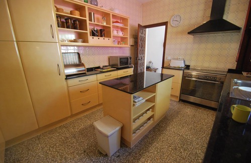 L'Alfas del Pi Villa | Villa Alguers Summary