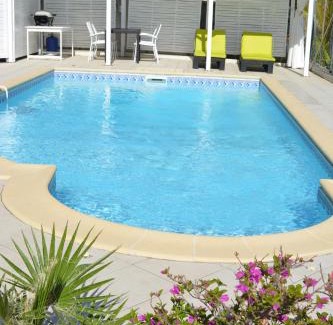 Le Robert Villa | Villa Améthyste avec grande piscine privée, jardin clos, parking privé