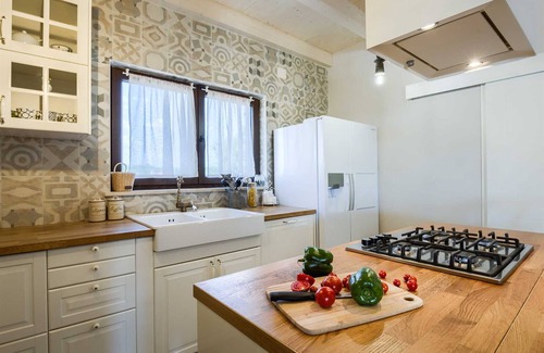 Veliki Vareski Villa | Villa Ambienta with Heated Pool