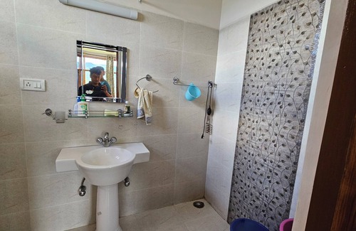 Shimla Other | Villa amidst the mountains of Himachal Pradesh, just 10km away from Shimla.