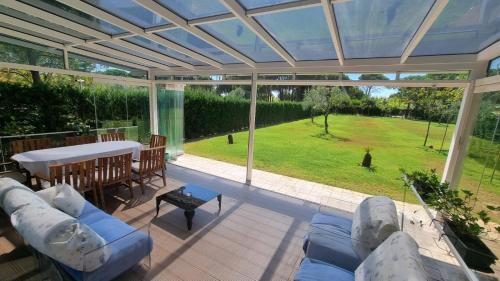 Ishem Villa | Villa Amorino by the Sea
