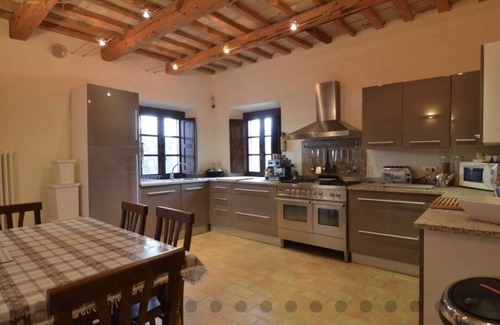 SantʼAngelo in Pontano Villa | Villa and Farmhouse with Housekeeper, on private estate available all year