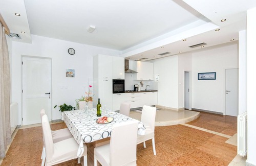 Ruzic House | Villa Ana (V5561-K1) - Umljanovic