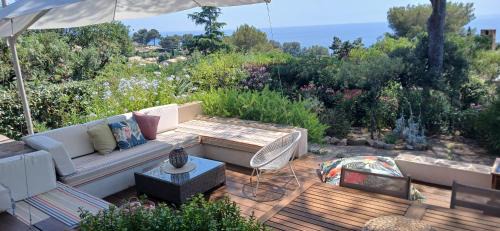 Le Dramont Villa | VILLA ANADINE - Aiguebonne BOULOURIS - PLEINE VUE MER - À 5 minutes à pied de la plage - Climatisée