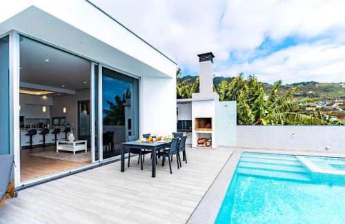 Arco da Calheta Villa | Villa Anita ,beautiful sunset