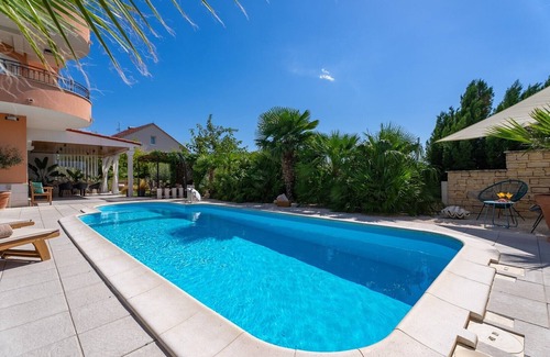 Mravince Villa | Villa Anita with private pool, gym, 6 bedrooms, sea view