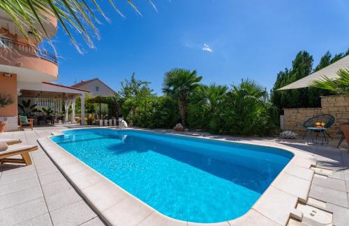 Mravince Villa | Villa ANITA with private pool, gym, 6 bedrooms, sea view