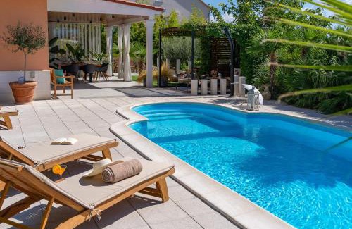 Mravince Villa | Villa ANITA with private pool, gym, 6 bedrooms, sea view