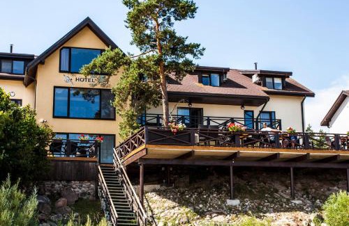 Apsuciems Hotel | Villa Anna