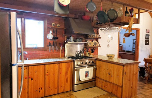 Deep Hole House | Villa Annick - 3BR Waterfront home with dock. Boat Launch close by