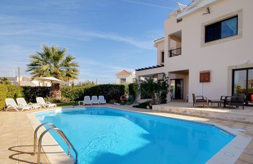 Kouklia Villa | Villa Aphrodite's Rock a Fab 3 bed detached villa with pool in great location!