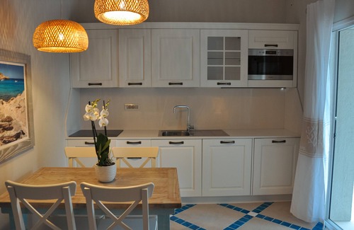 Porto Pino Apartment | Villa Aquamarina Pintadera Rossa