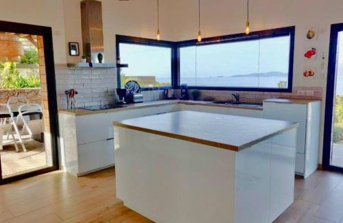 Pietrosella Villa | Villa ARIA, piscine, vue mer 120 m2 tout confort - 4 personnes