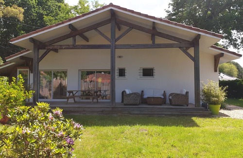 Leon House | Villa Arlande, near the lake and downtown Léon, furnished 3 *.