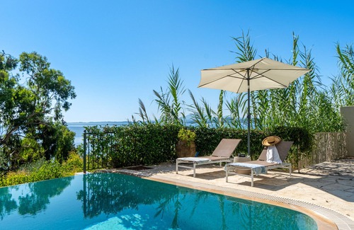 Petaleia Villa | Villa "Armonia" with Sea View, Pool & Wi-Fi